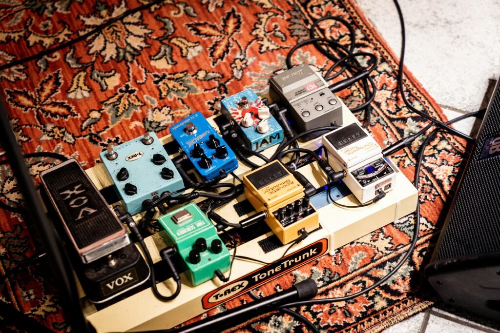Basic guitar effects pedalboard setup for beginners